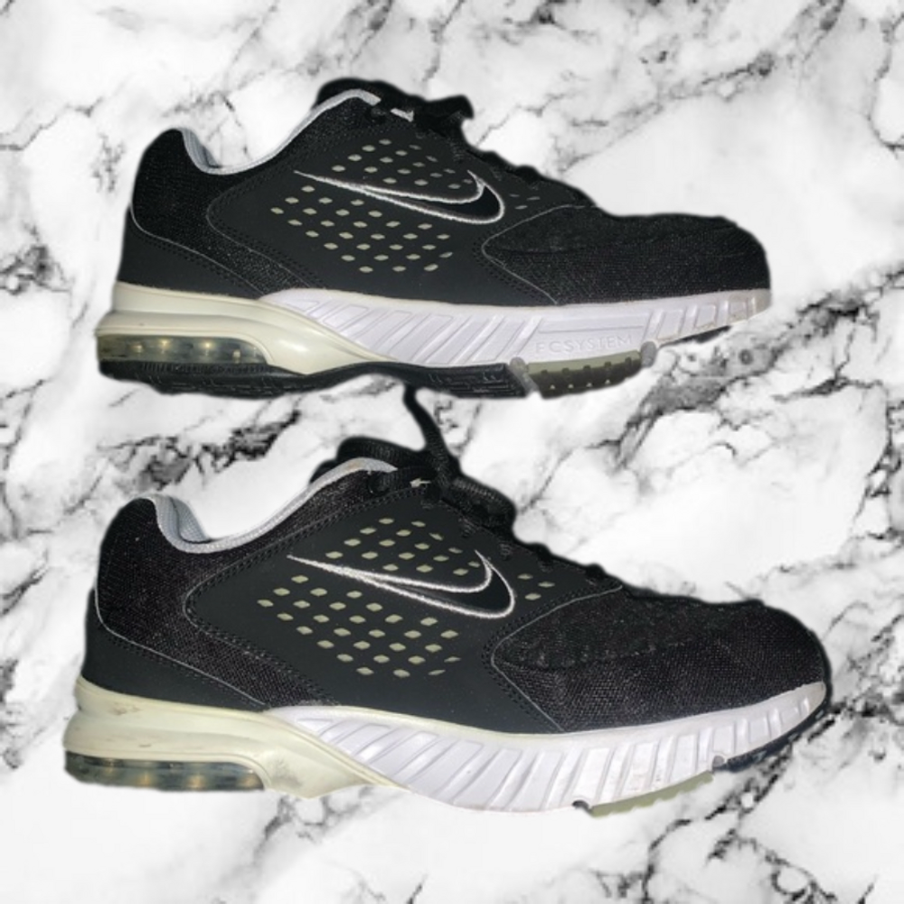 Women’s Nike Air Walking Shoes Black White Size 8
